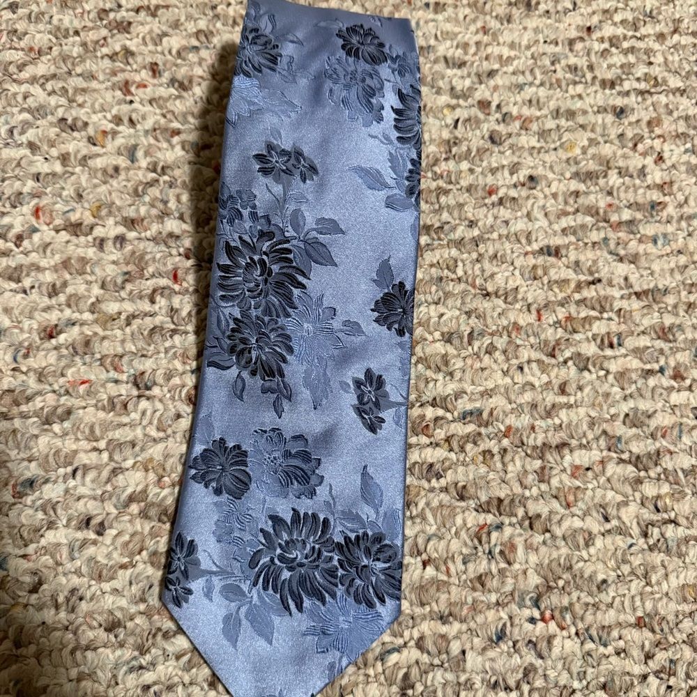 NWT Valentino Light Blue Floral Men’s Silk Tie - Picture 4 of 5